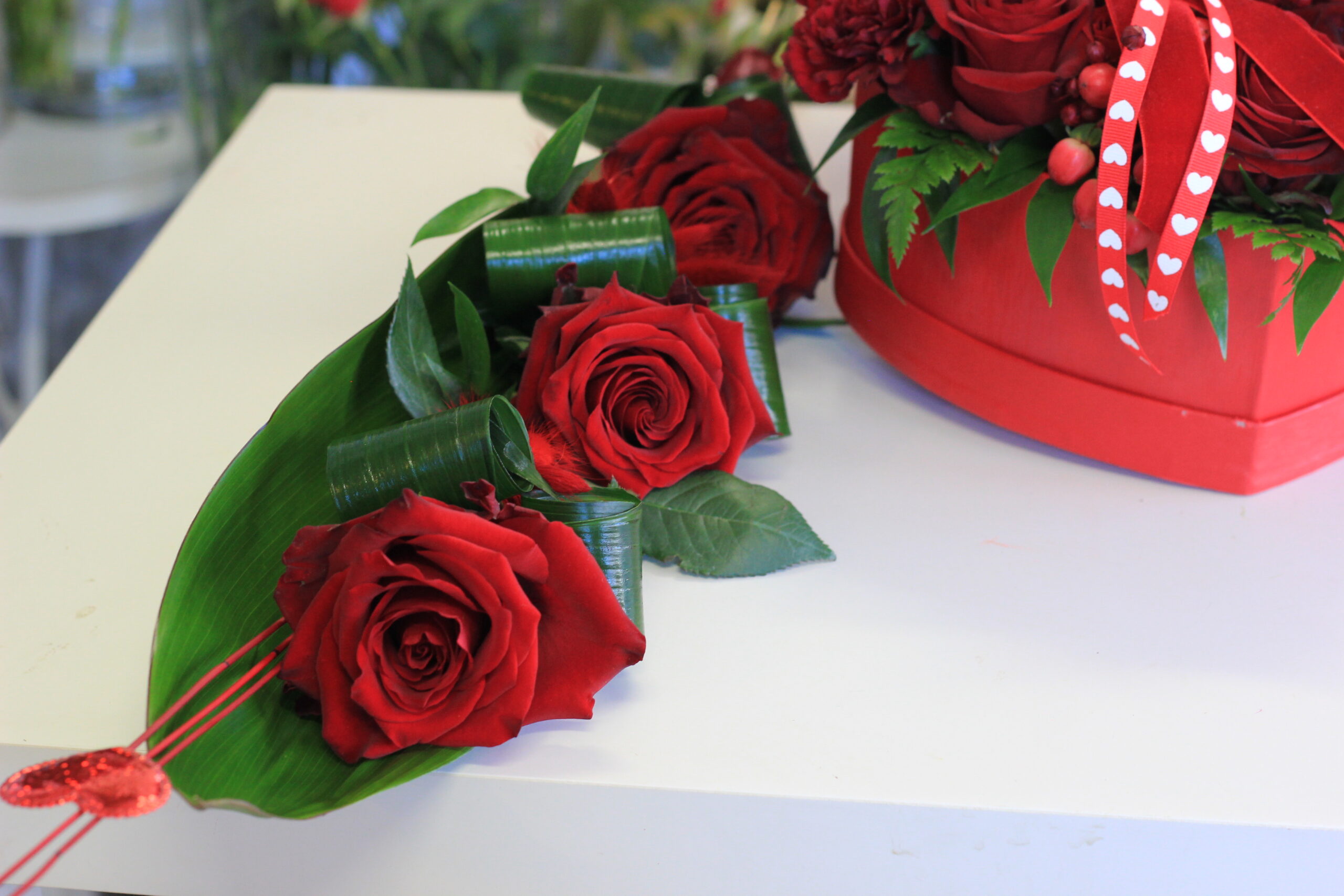 Három szálas hosszúkás rózsacsokor