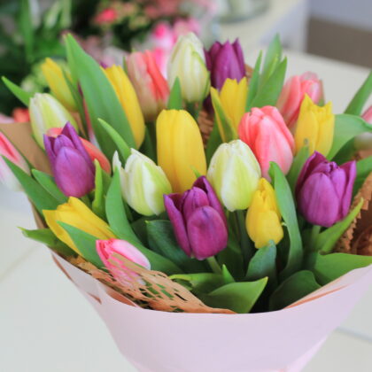 Színes tulipán csokor